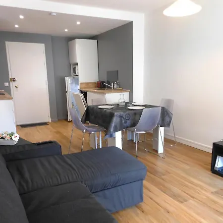 Plein Centre 40m2 2 Balcons Lägenhet *